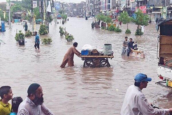 سیلاب بی سابقه در پاکستان، 220 نفر قربانی و صدها تَن مصدوم شدند