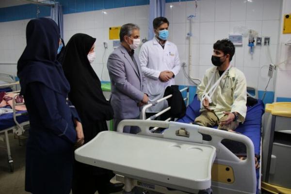 عیادت مسوولان سمنانی از مصدومان حادثه تصادف اتوبوس در محور عیادت مسوولان سمنانی از مصدومان حادثه تصادف اتوبوس در محور آرادان - سرخه