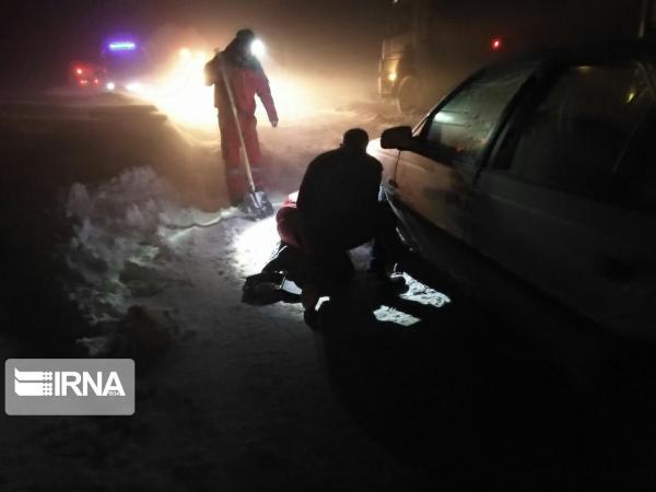 خبرنگاران تردد در برخی محورهای مهاباد بدون زنجیرچرخ امکان خبرنگاران تردد در برخی محورهای مهاباد بدون زنجیرچرخ امکان پذیر نیست